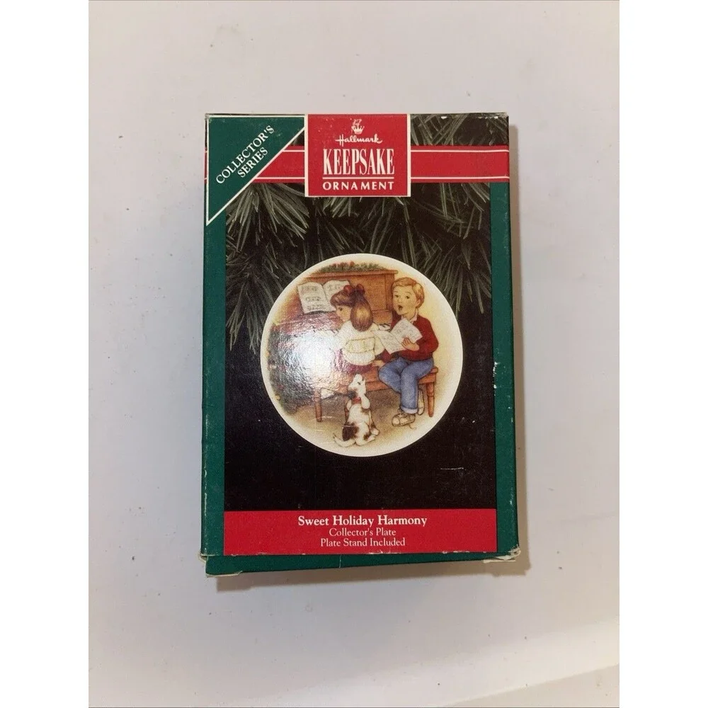 Hallmark Keepsake Ornament Sweet Holiday Harmony 1992 Collector’s Plate with Sta